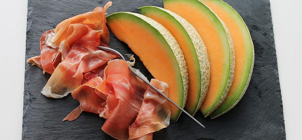 paleo snacks proscuitto and melon